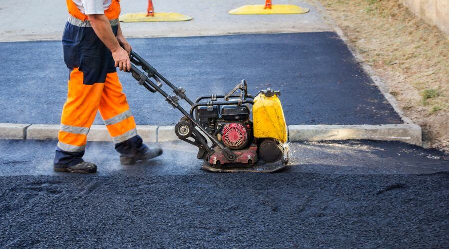 Professional gutter cleaning in Great Neck, NY